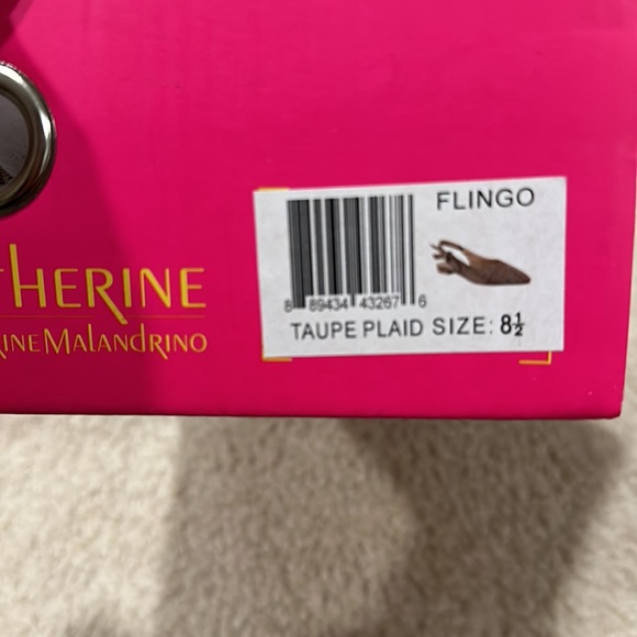 Brand new pointed toe plaid flats! - Picture 4 of 4